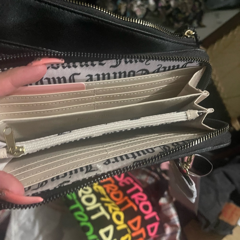 Never used still has it tags just don’t want it